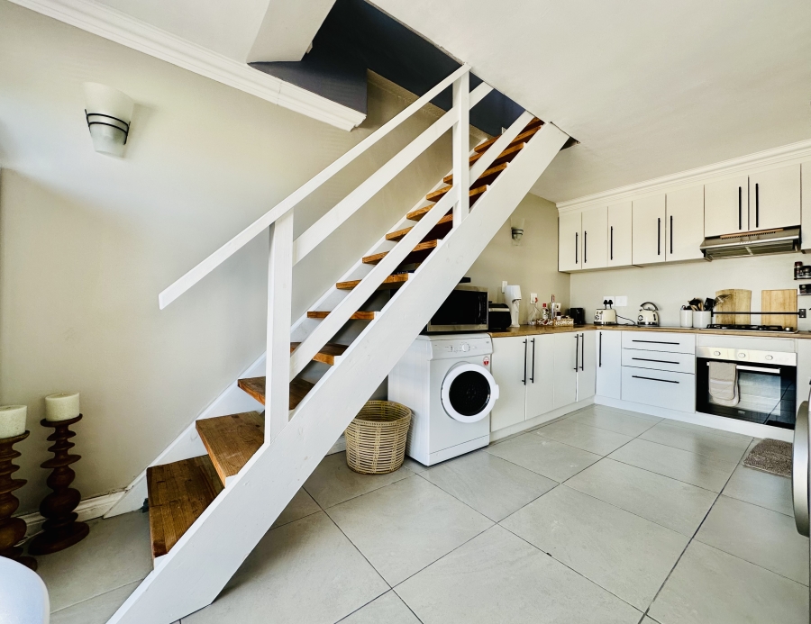 5 Bedroom Property for Sale in Onrus Western Cape